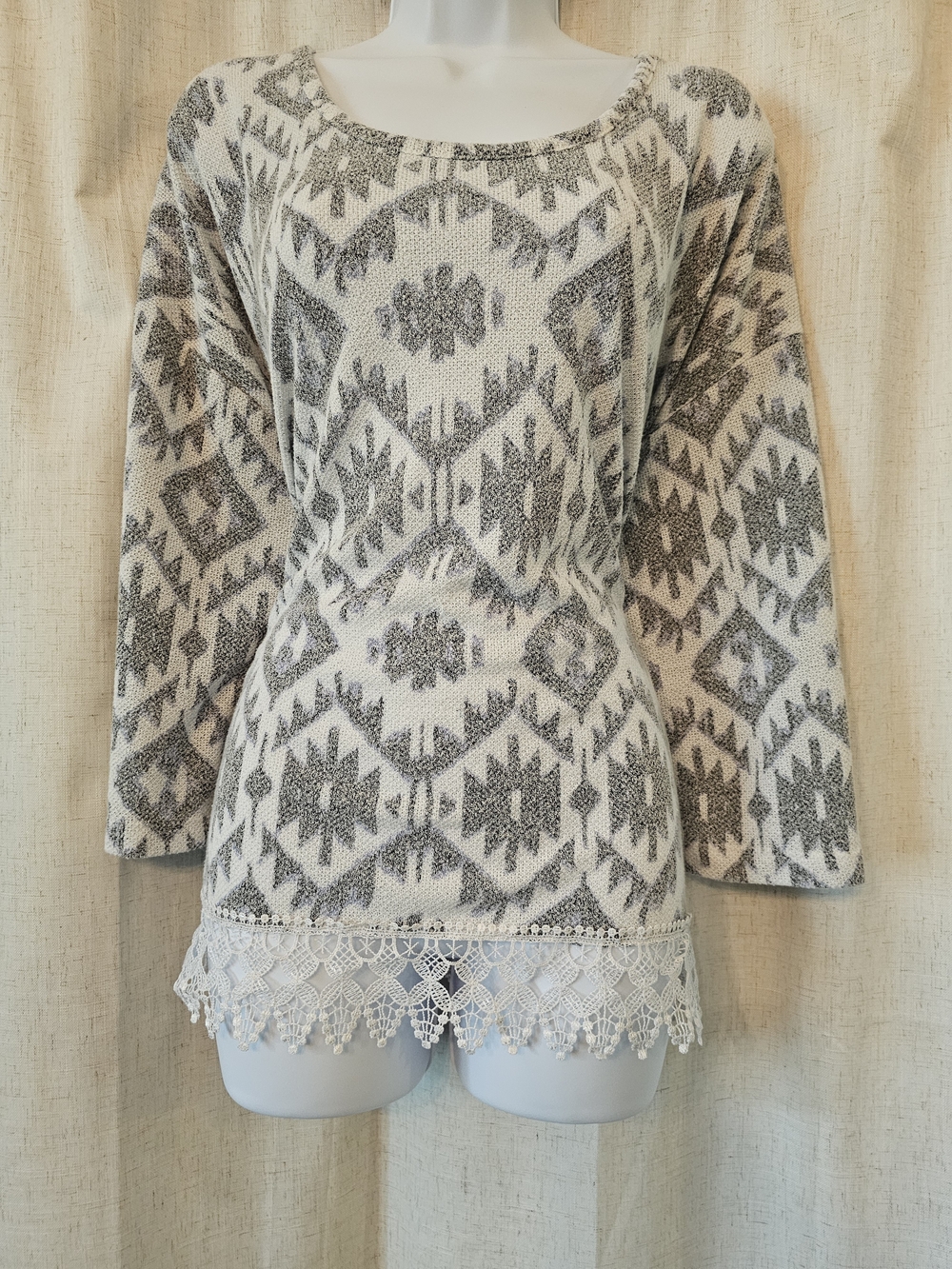 new directions Cream and Gray Patterned Crochet-Hem Knit Top